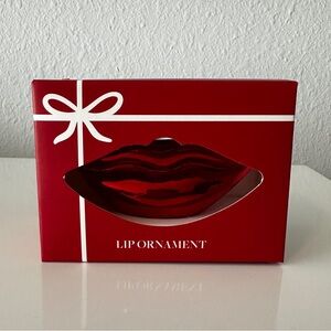 New!! LIP ORNAMENT